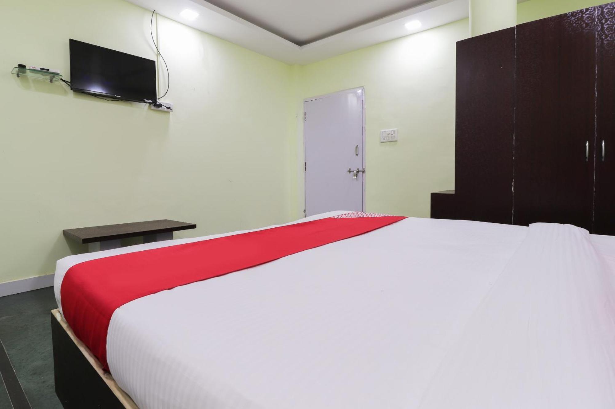 Collection O Vrindavan Yojna Hotel *